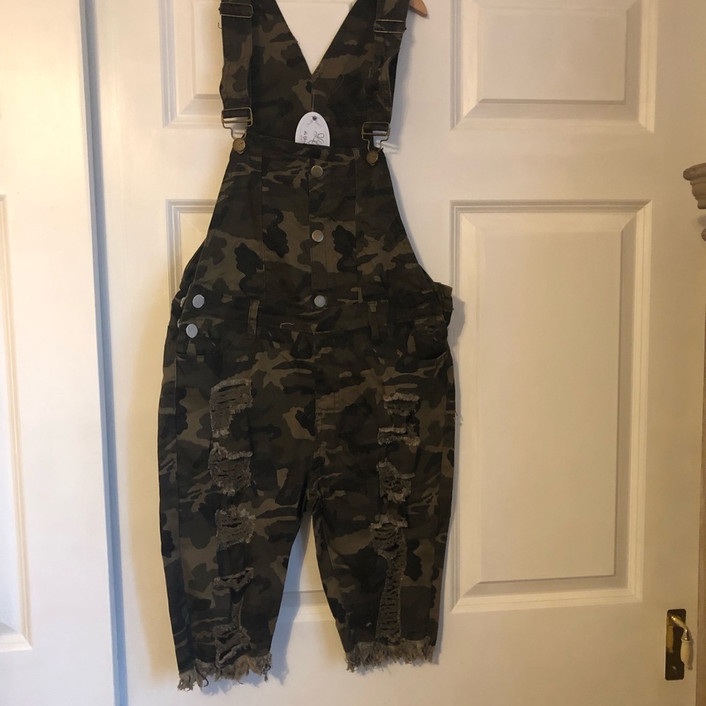 Camo Bermuda overalls